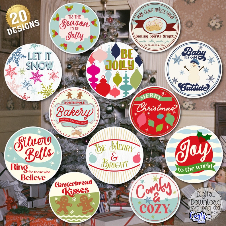 Op de afbeelding: Een set van 20 ronde, digitale kerstthema-ontwerpen met verschillende feestelijke zinnen en afbeeldingen, waaronder "Let it Snow", "Tis the Season to be Jolly", "Be Jolly", "Merry Christmas", "Silver Bells", "Be Merry & Bright", "Gingerbread Kisses", "Comfy & Cozy", "Baby it's Cold Outside", "North Pole Bakery" en "Joy to the World".