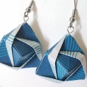Origami earrings, trifoil