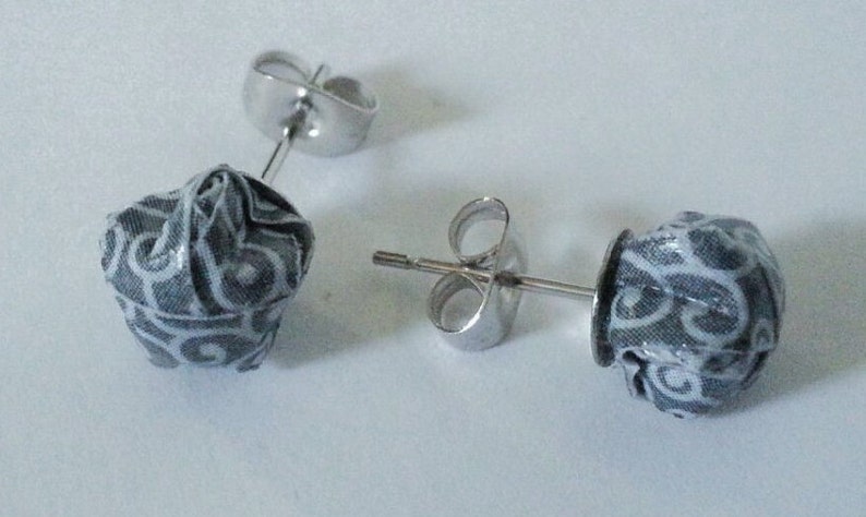 Lucky Star studs swirl