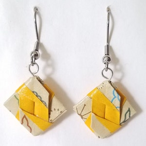 Origami earrings, square tile