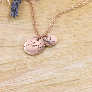 Roségold Engraved "Constellation" pendant uniquely personalized zodiac sign with platelets