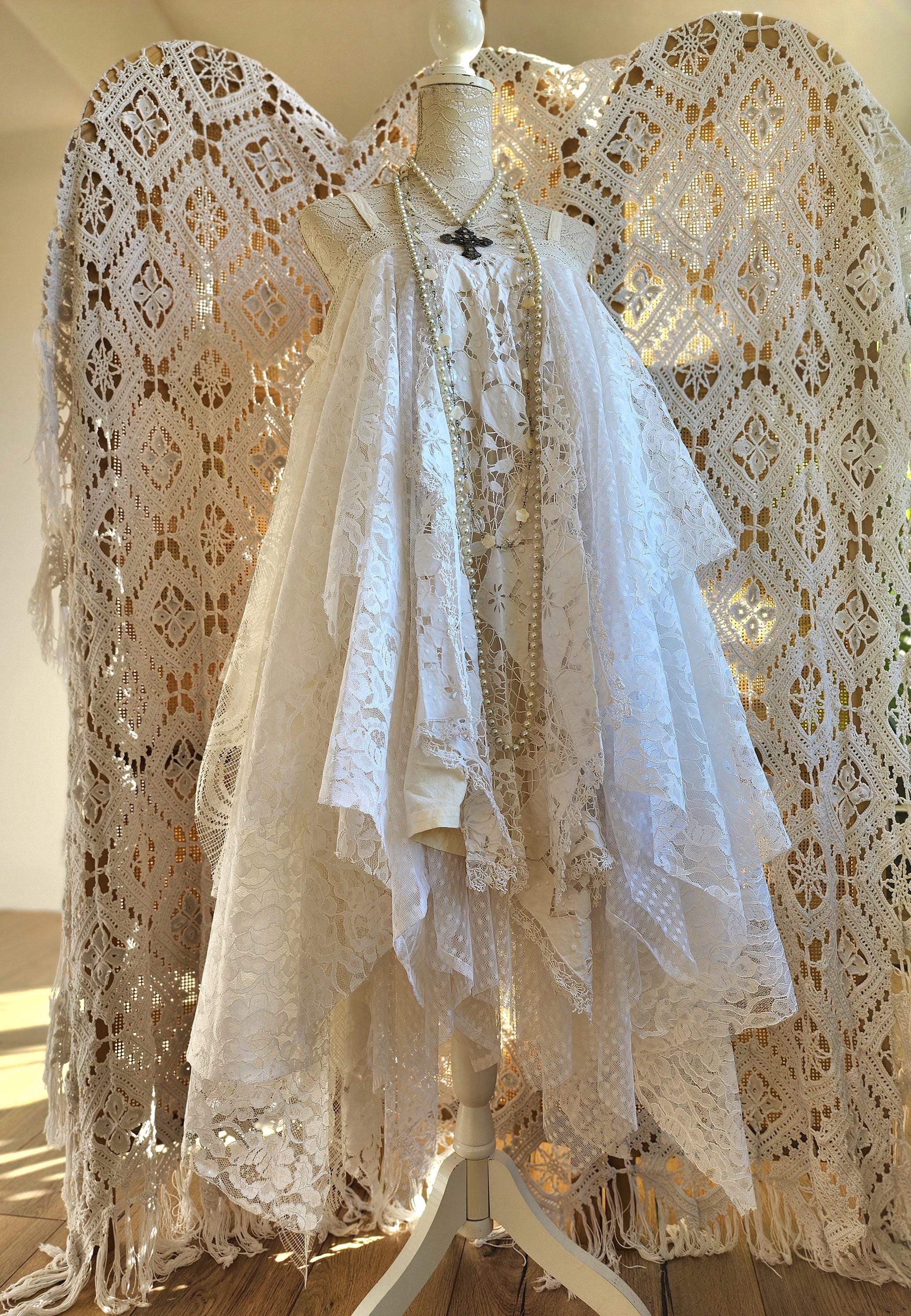 ビスクのボディ 白いレースドレスとスカート、ウィッグ【ビンテージ