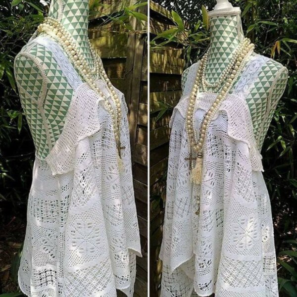 Tunique en crochet vintage, style bohème. Mini Robe dentelle hippie chic style Stevie Nicks, tenue de festival. Robe de plage Gypsy Boho.