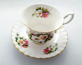 Vintage Royal Albert Bone China 'Woodborough' Tea Cup and Saucer from the Summertime Series Made in England 1970s