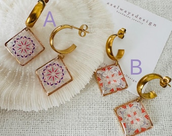 Pendientes florales de resina hechos a mano: Joyería de latón con flores auténticas