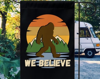 Bigfoot Garden Flag, Sasquatch Garden Flag, Outdoor Bigfoot Sign, Funny Campsite Flag, Funny Camping Flags, Bigfoot Yard Decor, Bigfoot Lawn