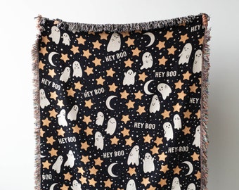 Hey Boo Ghosts Throw Blanket: Cozy Halloween Decor, Yellow Stars, Cute Funny Kawaii Spirits, Spooky Woven Gift for Goth, Unique Dorm Bedding