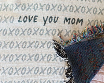 XOXO Personalized Blanket Gift: Custom Name Woven Cotton Throw, Christmas Gift for Mom, Dad, Grandparents, Husband or Wife