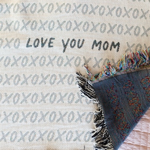 XOXO Personalized Blanket Gift: Custom Name Woven Cotton Throw, Christmas Gift for Mom, Dad, Grandparents, Husband or Wife image 1