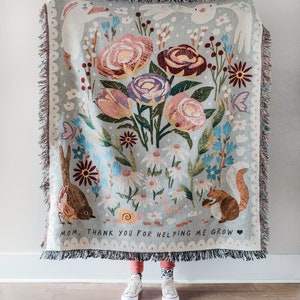 Gift for Mom Throw Blanket: Personalized Woven Mothers Day Present, Floral Nature Animals, Thank you for helping me grow, Unique Home Decor