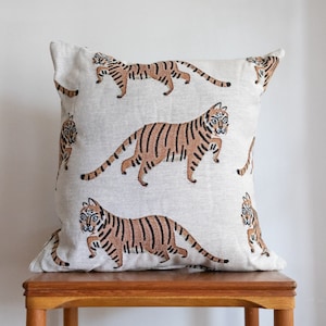 Tiger Pillow: Jungle Woven Throw Pillow, Quirky Fun Cushion, Funny Cute Gift for Animal Lovers, Kids Room Decor, Dorm Decor