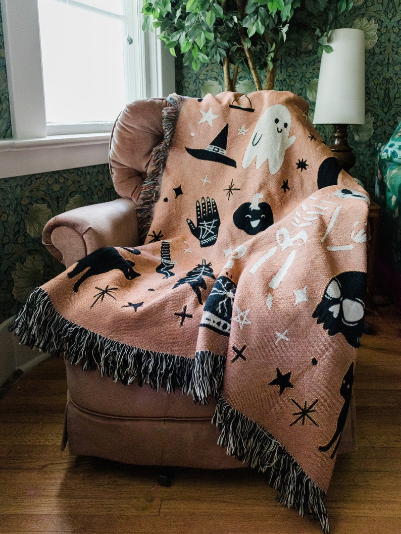 Halloween Woven Blanket: Cute Kawaii Ghost, Goth Occult Creepy Decor, Witch Decor, Colorful Maximalist, Whimsical Unique Bedding afbeelding 1