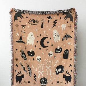 Halloween Woven Blanket: Cute Kawaii Ghost, Goth Occult Creepy Decor, Witch Decor, Colorful Maximalist, Whimsical Unique Bedding afbeelding 3