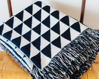 Geometric Blanket: Color Block Woven Throw, Black and White Triangle Pattern, Modern Minimalist Chic, Stylish Bed, Contemporary Home Decor