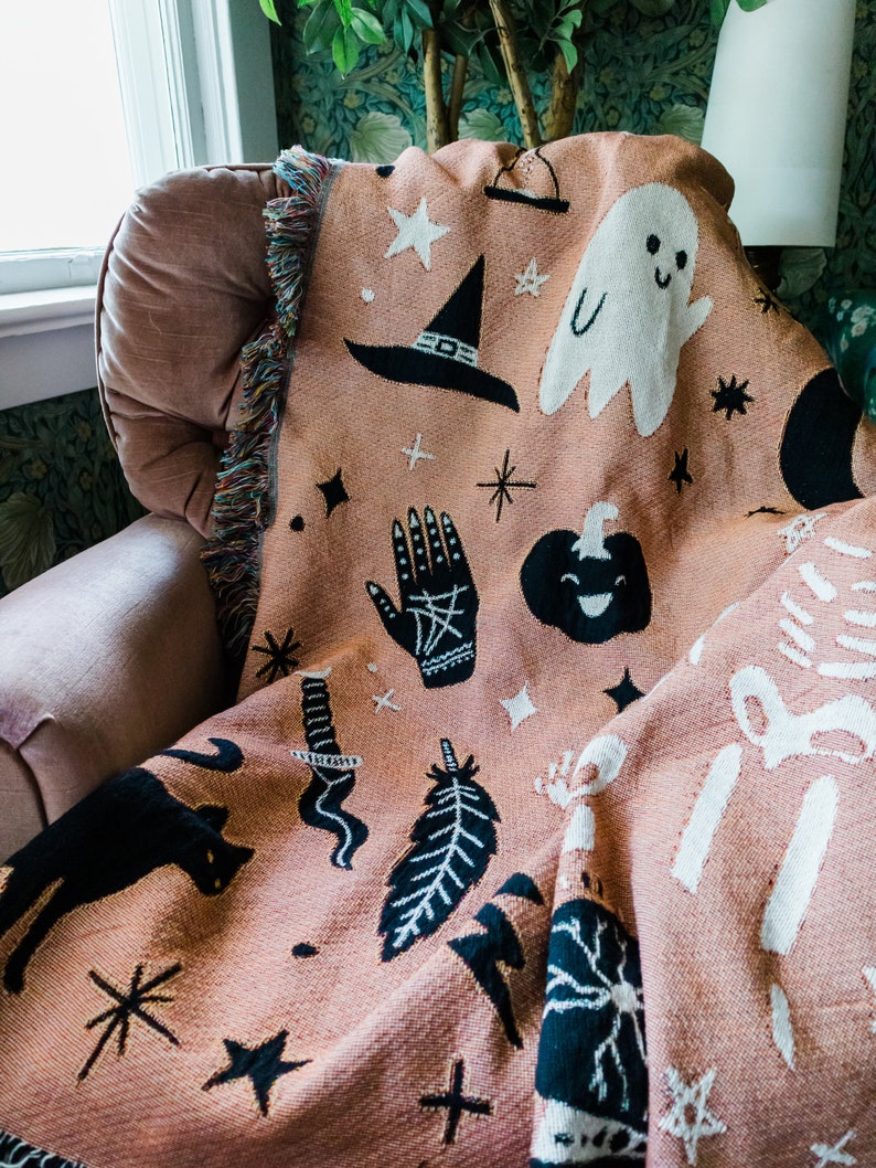 Halloween Woven Blanket: Cute Kawaii Ghost, Goth Occult Creepy Decor, Witch Decor, Colorful Maximalist, Whimsical Unique Bedding afbeelding 2