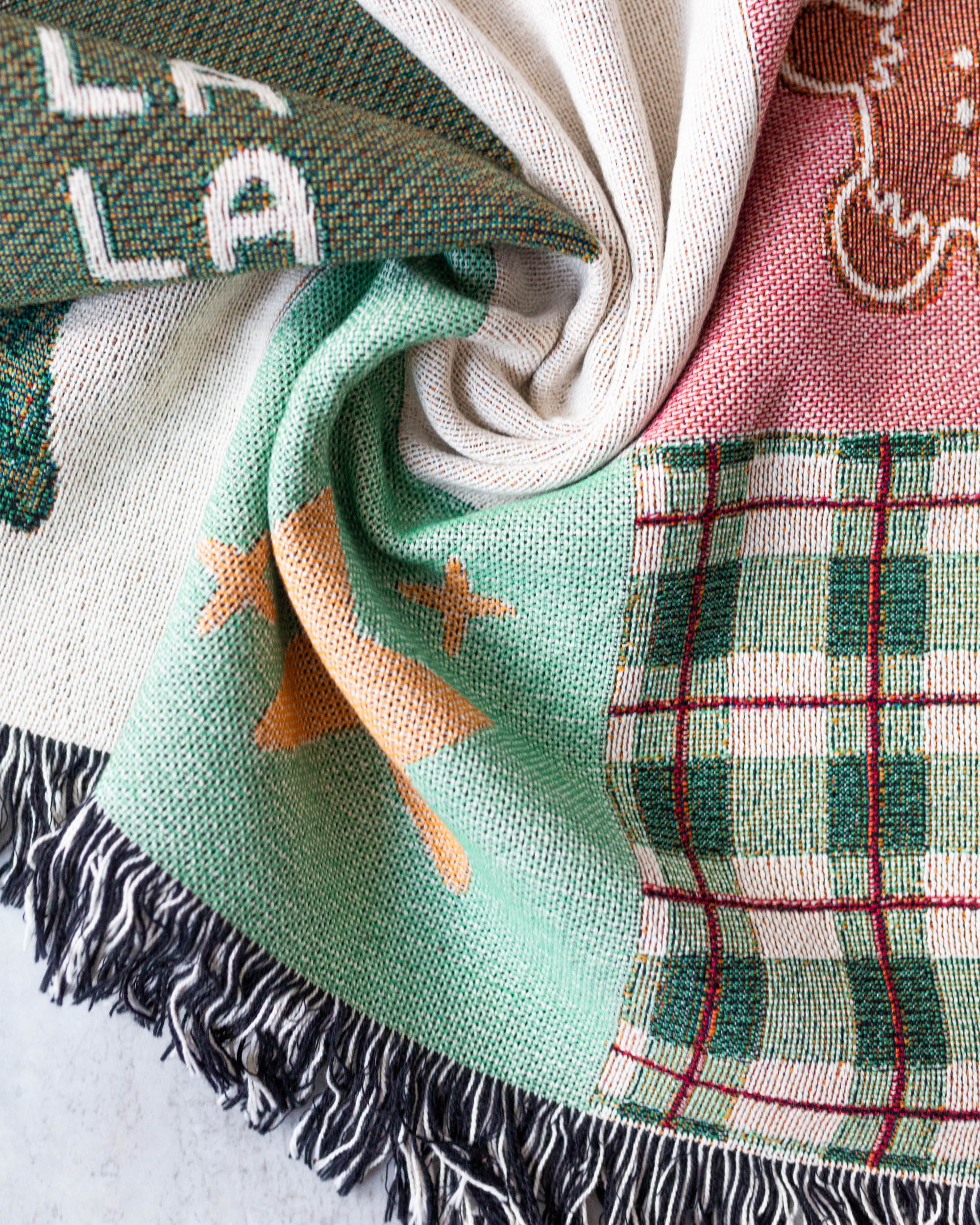 Christmas Blanket: Granny Square Patchwork Quilt Style, Cute Gingerbread Woven Throw, Winter Decoration, Pink & Green, Santa Hat Tree, Plaid