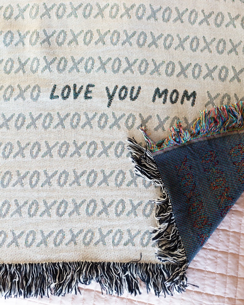 XOXO Personalized Blanket Gift: Custom Name Woven Cotton Throw, Christmas Gift for Mom, Dad, Grandparents, Husband or Wife image 1