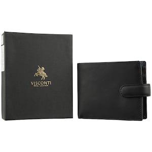 Puede incluir: Una cartera de cuero negro con cierre de solapa y el logotipo de Visconti. La cartera est&aacute; en su caja original.