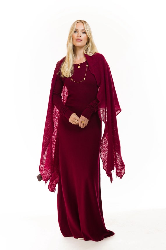 burgundy mini dress revolve That Girl Style:V-neck navy maxi dress Rachel Allan Alta Couture Bow accents at sides