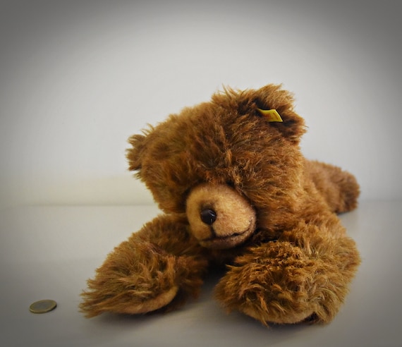 Vintage original Steiff liggende Teddy Molly Petsy / EAN 0332/45 / knop in oortje + label / Made in Western-Germany / 1981
