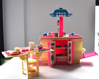 Beautiful vintage Mattel Barbie Dream Kitchen / + original accessories / # 9119 / 1984 / Complete set