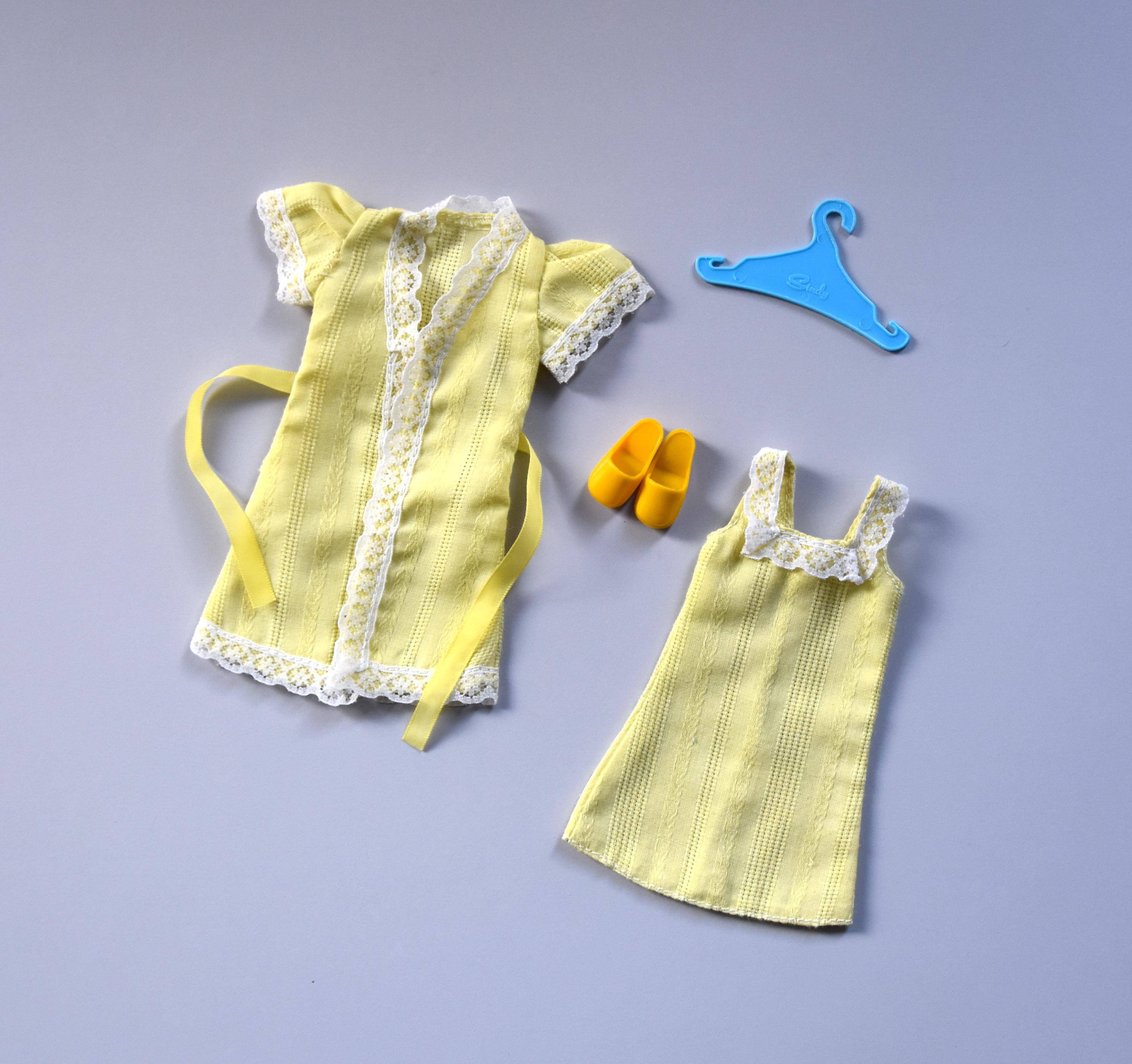 Vêtement Pour Poupée Barbie Francie 1979 - Robe Jaune Fleurie Vintage, Occasion