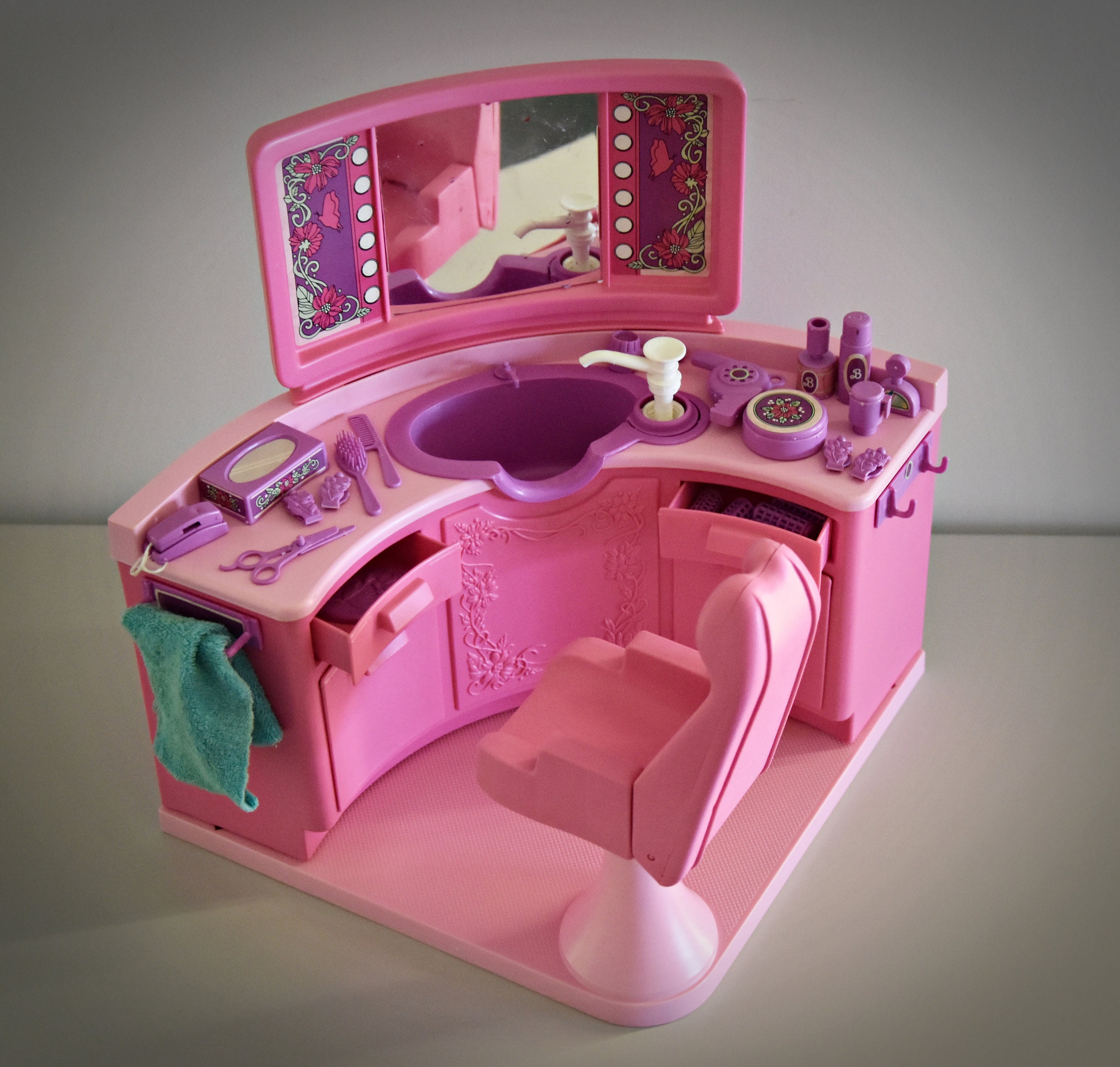 barbie to the salon