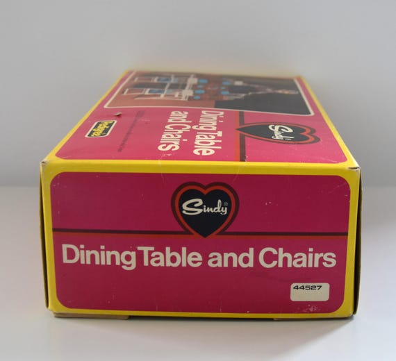 ヴィンテージ シンディ ペディグリー ダイニング テーブルと