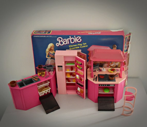 barbie kitchen play