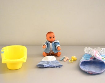 Vintage Fleur Pretty Baby / Baby, Badewanne, Bademantel, Extra-Outfit, Schlafsack und Accessoires aus der Geschenkbox / # 385-2321 Otto Simon / BT Toys