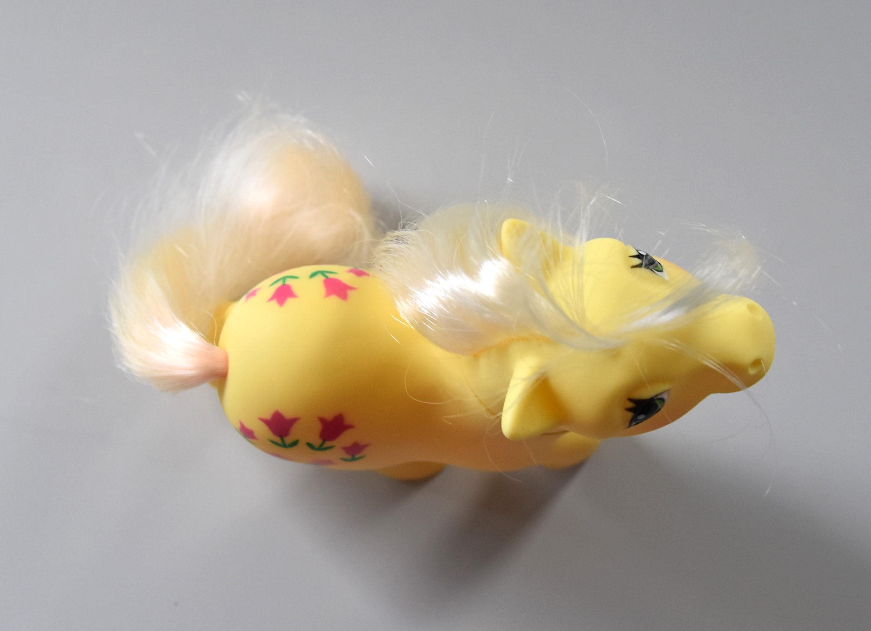 NEUF MY LITTLE Pony 40th en Fleurs Classique Poney Figurine EUR 28,54 - FR