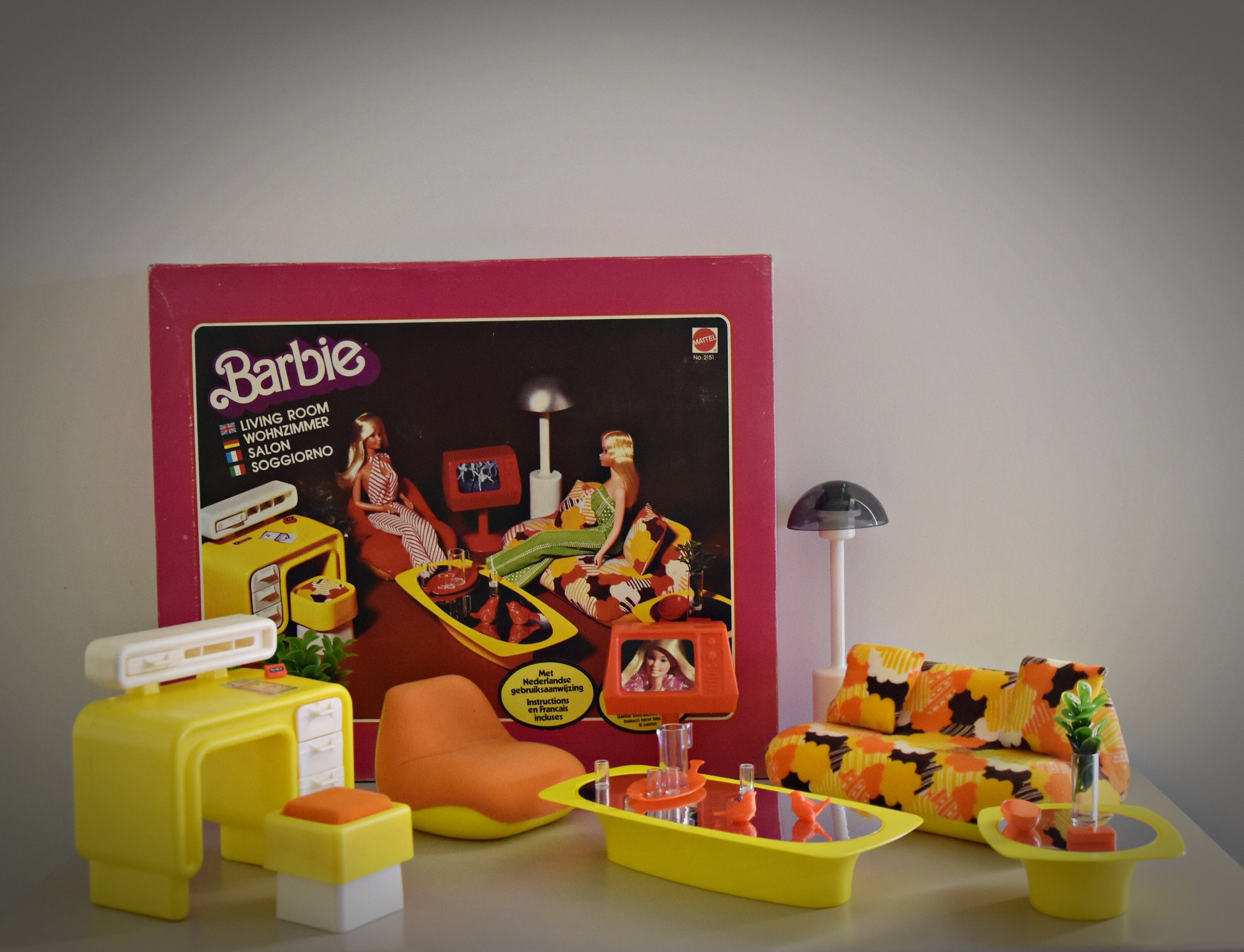 Vintage Mattel Barbie Living Room / # 2151 / 1977 / original box