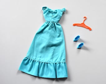 Vintage Barbie Maxi Dress "Deluxe Quick Curl" / # 9217 / Mattel / + matching skinny pumps and coat hanger / 1975