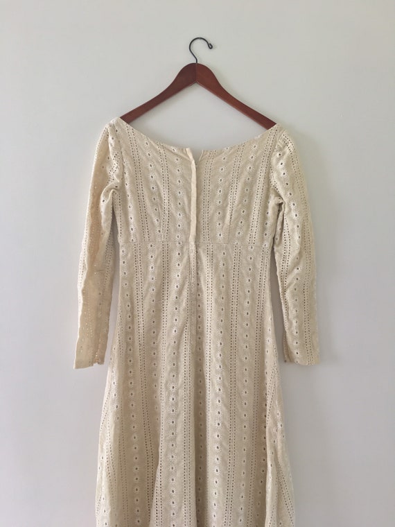 handmade 1970’s ecru cotton eyelet wedding dress - image 8