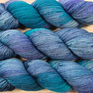 Noemi - handgefärbte Merino Sockenwolle extrafine 75/25 - 4fach/4ply - 400m/100g fingering mulesingfree superwash "Nr. 217"
