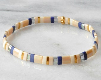 Bracciale per piastrelle blu scuro e beige, braccialetto per piastrelle di vetro, braccialetto Tila, braccialetto per piastrelle elasticizzate con perline, braccialetto blu per tutti i giorni, regalo per la fidanzata