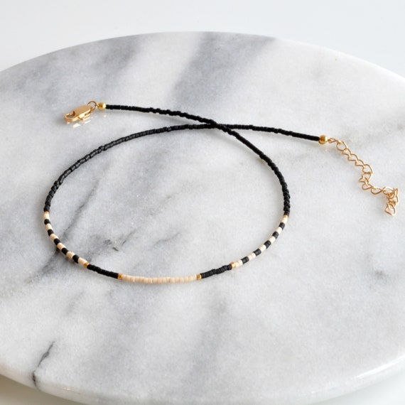 Black and white choker necklace discount