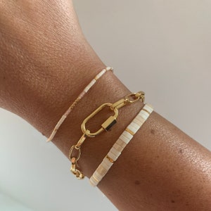 Bracelet de perles de rocaille ivoire et or, bracelet cordon réglable, petit bracelet de perles, bracelet superposition blanc, bracelet d'amitié minimaliste image 7