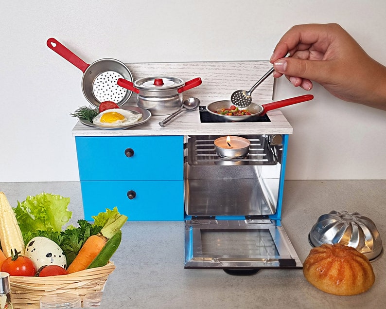 Petit kit de cuisine Mini cuisinière pour cuisiner de vrais petits aliments Miniatures de travail Mini four avec casseroles et poêles miniatures Ensemble de cuisine pour maison de poupée image 9