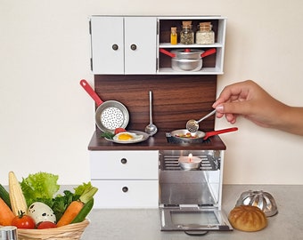 Petit kit de cuisine - Mini cuisinière pour cuisiner de vrais petits aliments \ Miniatures de travail \ Mini four avec casseroles et poêles miniatures \ Ensemble de cuisine pour maison de poupée