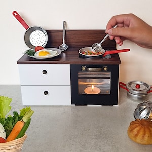 Petit kit de cuisine Mini cuisinière pour cuisiner de vrais petits aliments Miniatures de travail Mini four avec casseroles et poêles miniatures Ensemble de cuisine pour maison de poupée image 2