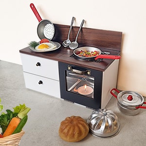 Petit kit de cuisine Mini cuisinière pour cuisiner de vrais petits aliments Miniatures de travail Mini four avec casseroles et poêles miniatures Ensemble de cuisine pour maison de poupée image 3