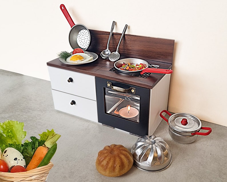 Petit kit de cuisine Mini cuisinière pour cuisiner de vrais petits aliments Miniatures de travail Mini four avec casseroles et poêles miniatures Ensemble de cuisine pour maison de poupée image 3