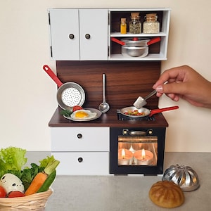 Winziges Kochset - Mini Herd zum Kochen von echter winziger Kost --- Miniküche --- Kochspielzeug Geschenk für Kinder. Puppenhaus Küchen Möbel
