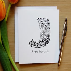 Personalisierte Notizkarten J, Monogramm Zentangle Notizkarte, Dankeskarte, Coworker Geschenk, Brautjungfern Geschenk, Lehrer Geschenk, Beleuchtete Buchstaben