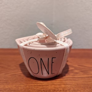 Rae Dunn NEW Speckled Pink Measuring Cups - Hard to Find
