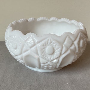 Vintage Milk Glass McKee Kemple Etched Scalloped Bowl