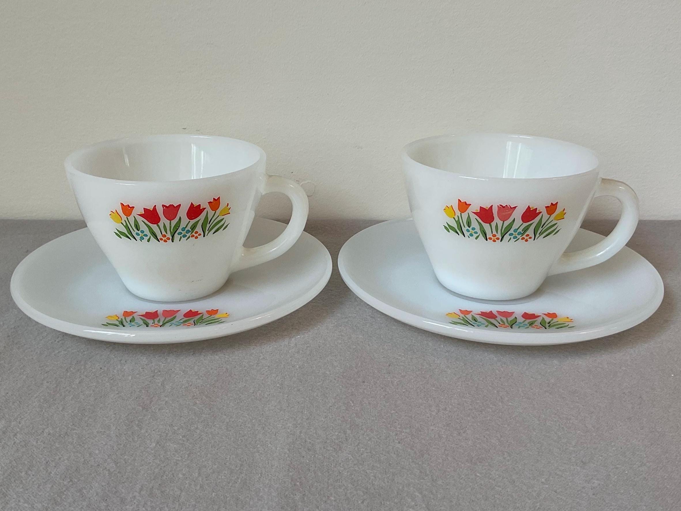 Fire-King チューリップ柄 ソルト&ペッパーセット ヴィンテージ Vintage Fire King Tulip Milk White Salt and Pepper Shakers