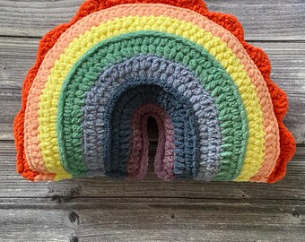 Handgemachtes gehäkeltes Regenbogen-Plüsch-Kissen
