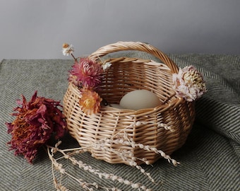 Hand Woven Willow Basket With Handle - Round Gift Basket - Rustic Wedding Flower Girl - Small Hamper - Wicker Willow Rattan